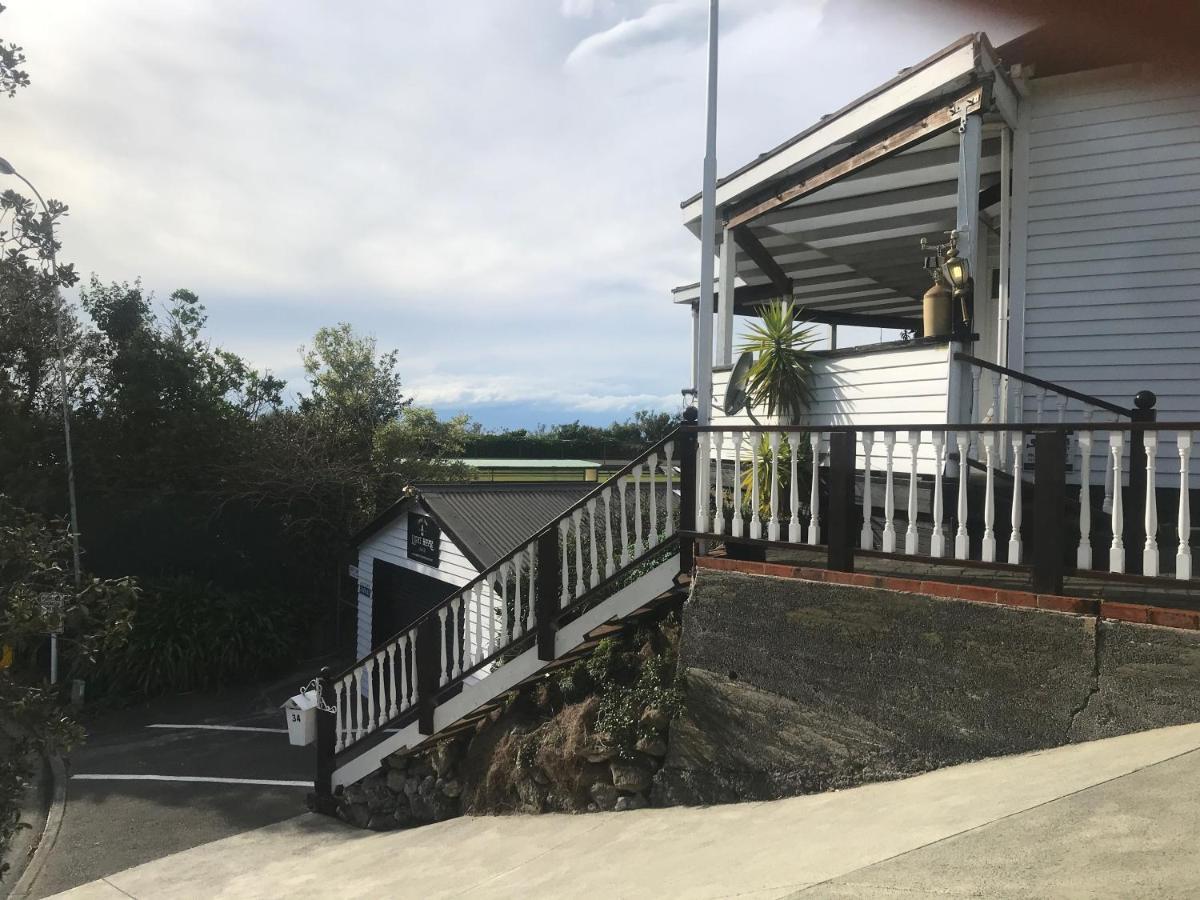 Bluff Hill Lighthouse B&B Napier Bagian luar foto